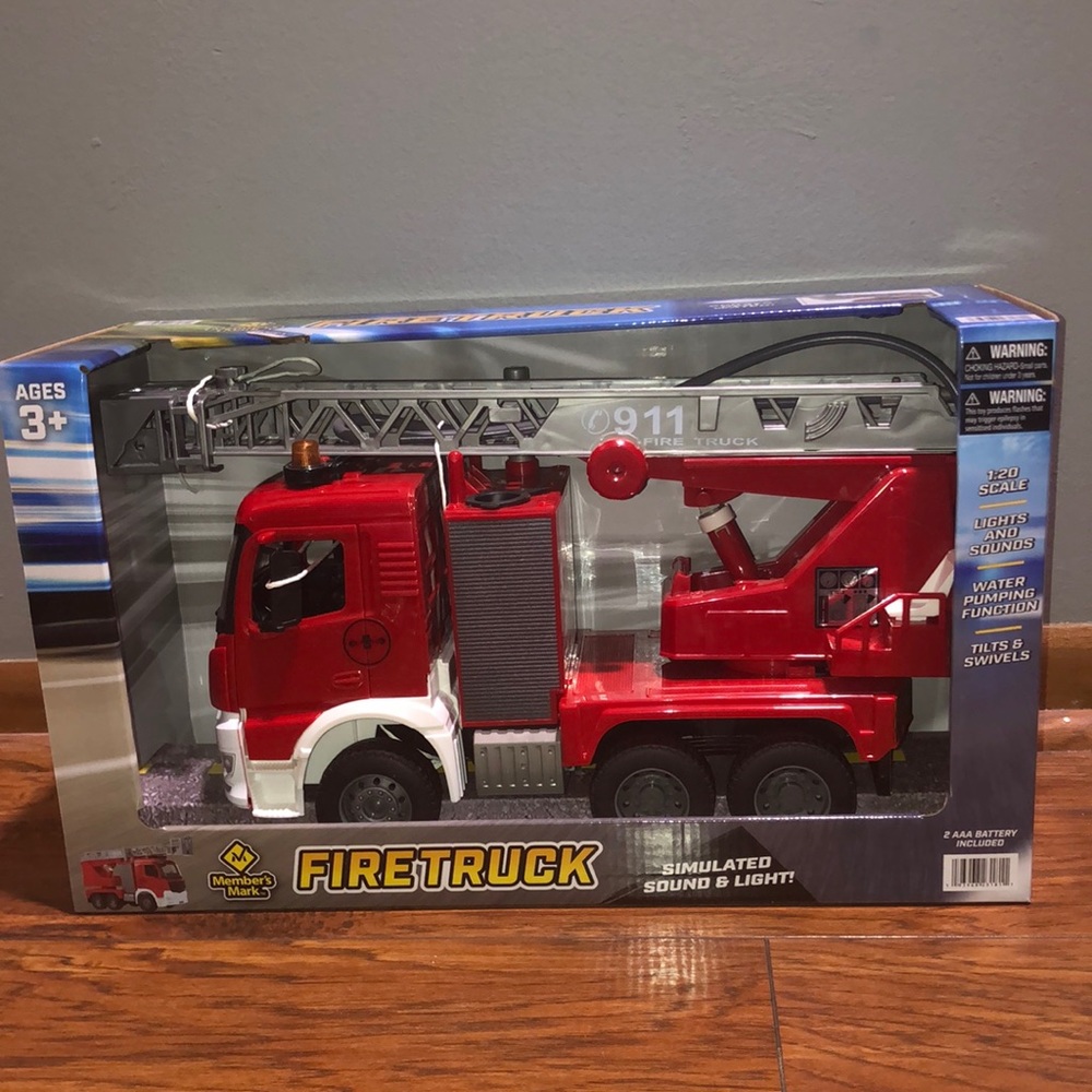 BRAND NEW BOYS FIRETRUCK AGES 3+! NWT! SMOKE FREE HOME!